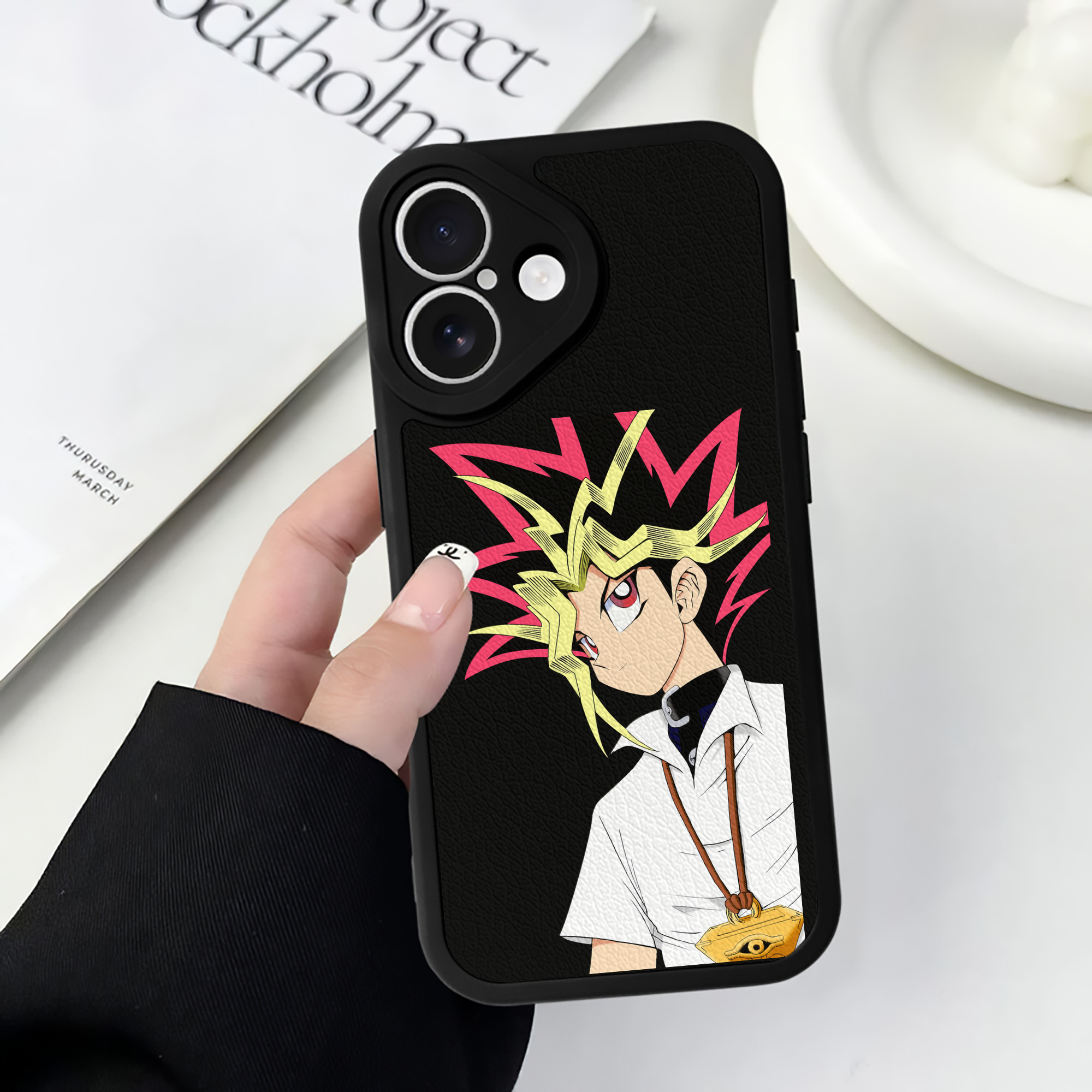 遊☆戯☆王 Yu-Gi-Oh! 【iPhone 16シリーズ対応】シリコンスマホケース（レザー調） 材質：シリコン